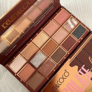 پالت سایه ۱۵ رنگ از برند اورجینال Kevin&Coco