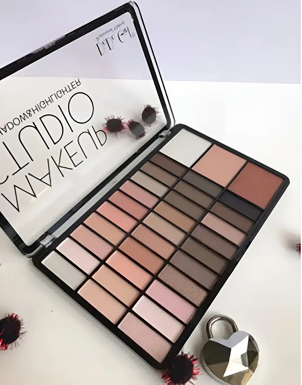 پالت سایه و هایلایتر لورابیوتی